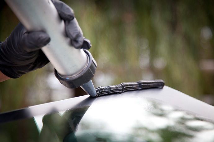 preparing a windshield for installation